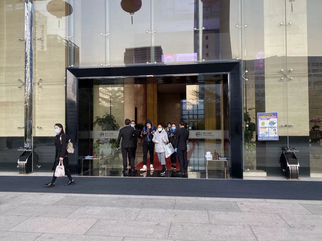 pa视讯上下齐心战“疫”情，党旗飘扬在一线