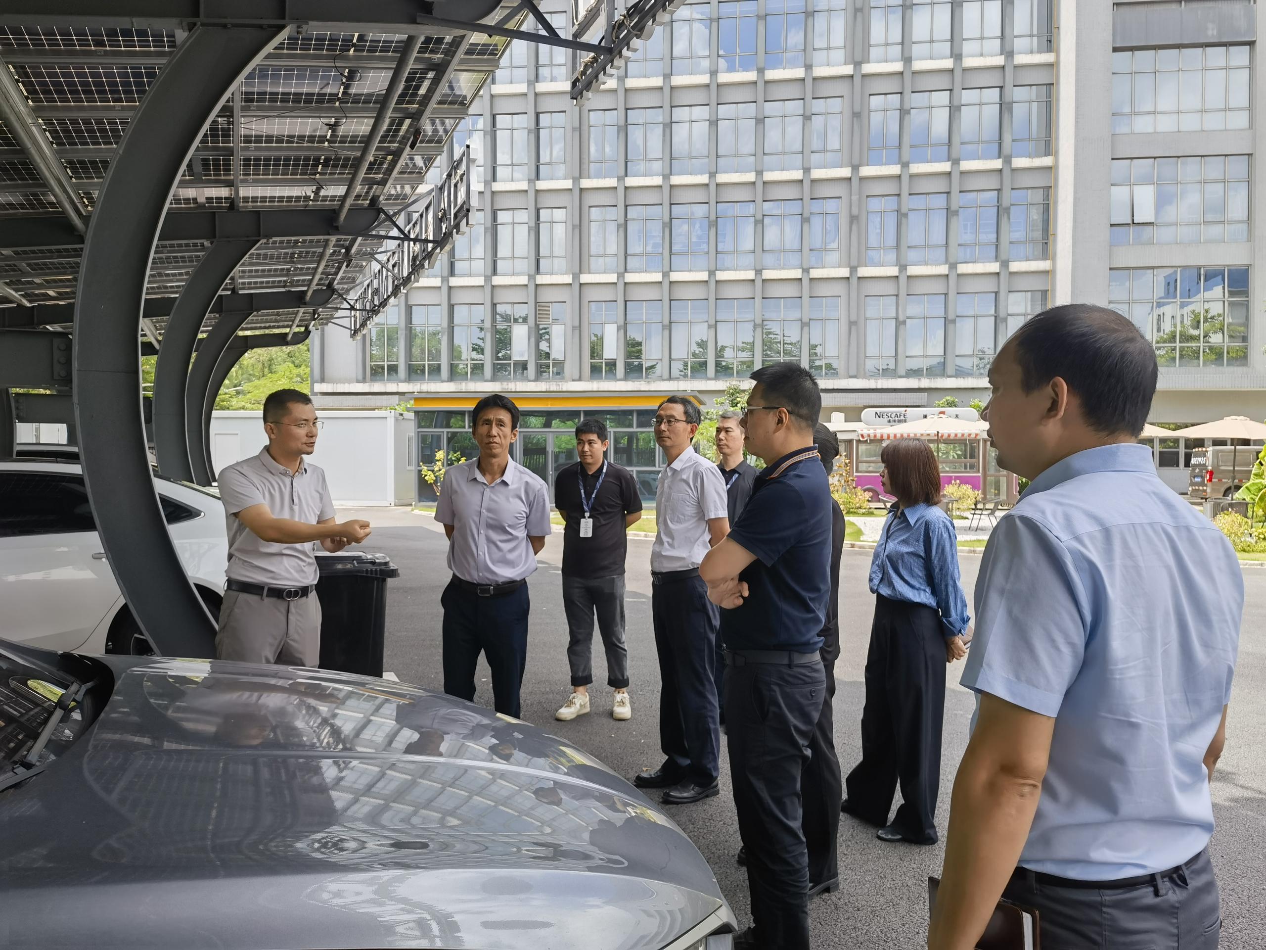 深物业集团一行莅临pa视讯考察交流，共筑“绿色低碳”新篇章